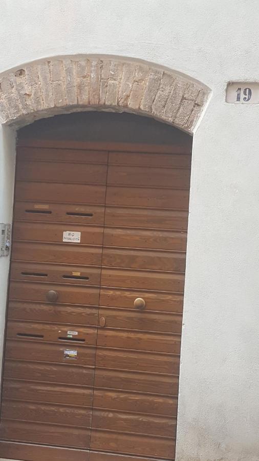 Via Della Posterna Apartment Spoleto Bagian luar foto